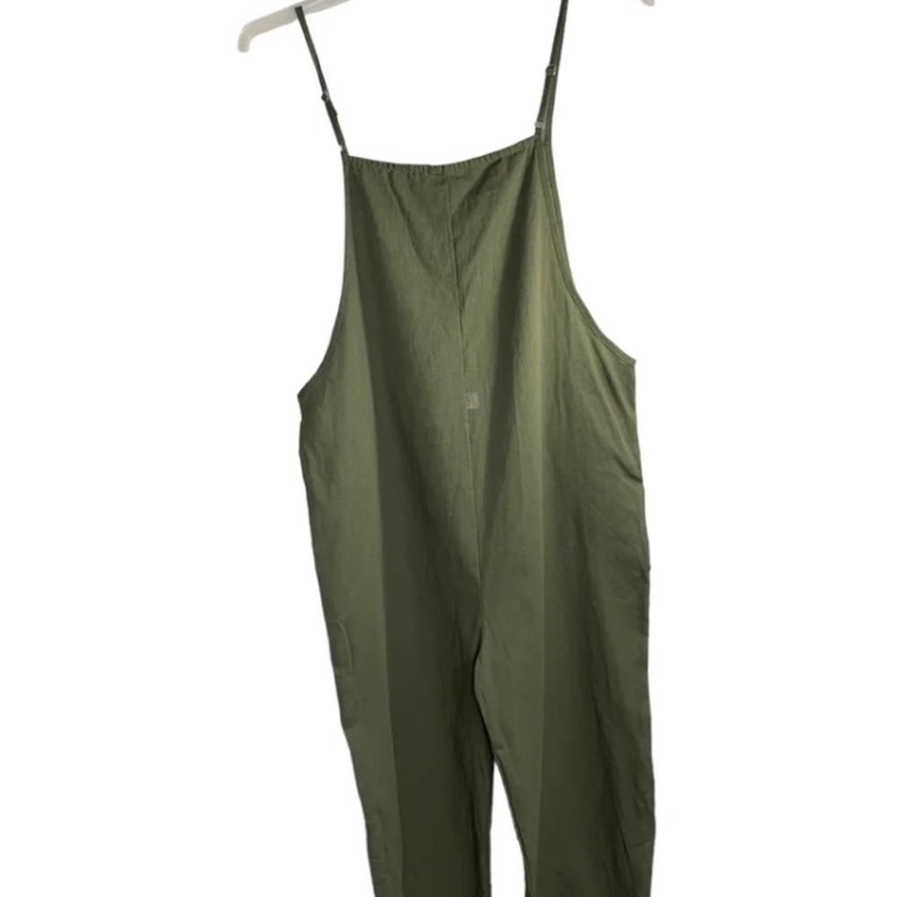 Women’s medium olive green jumpsuit